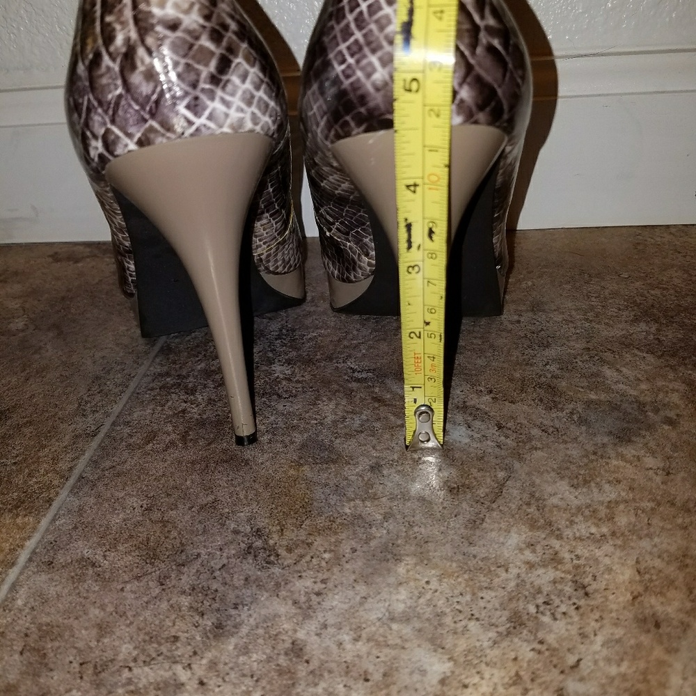 Steve Madden Snake Skin 4.5" Heel Peep-Toe - Picture 7 of 8